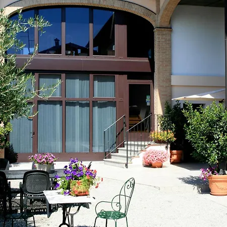 阿加兰德农家乐 *