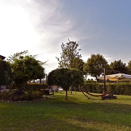 阿加兰德农家乐 *